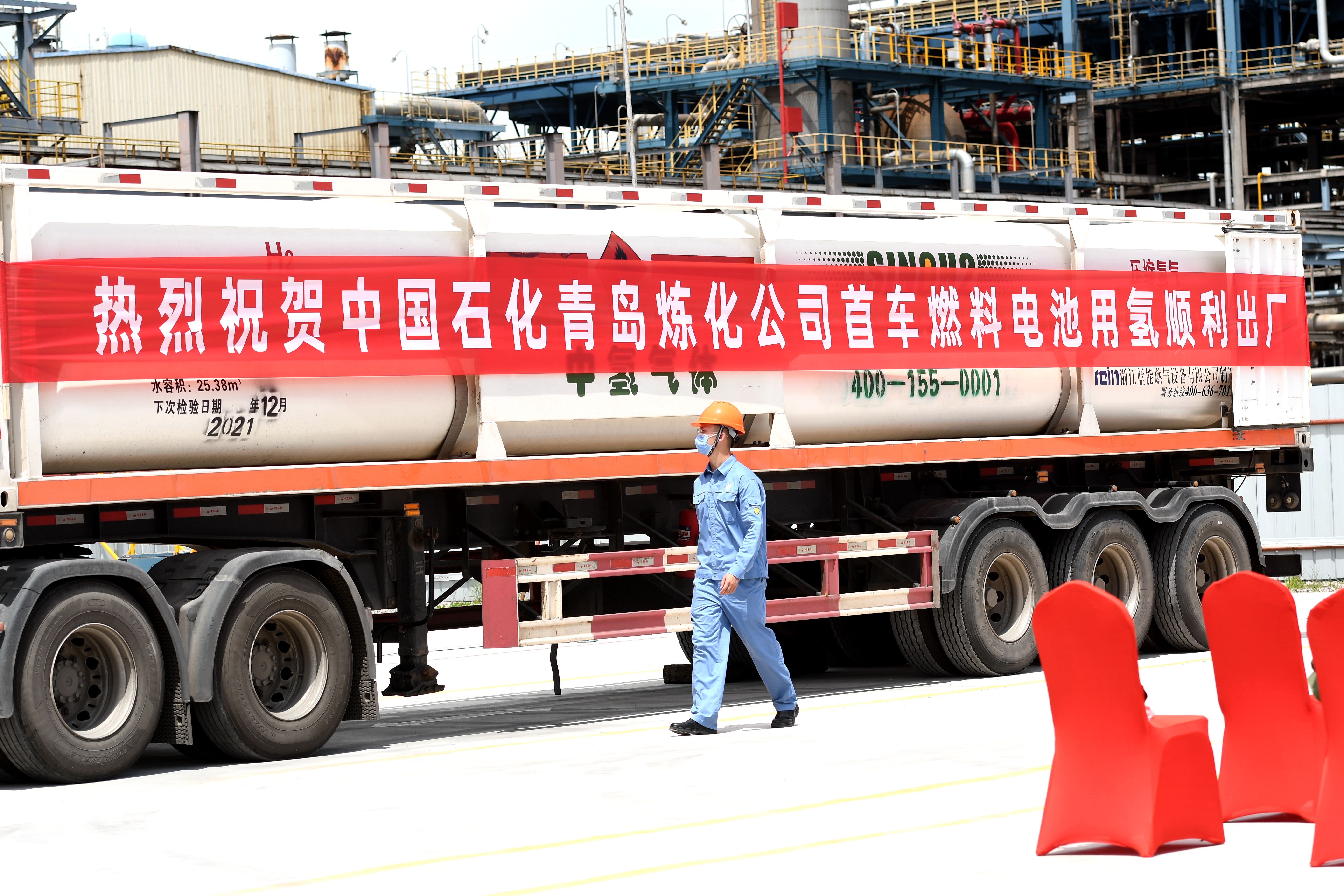 Fuel-cell vehicles are set for big gains in China's commercial truck market, JPM..