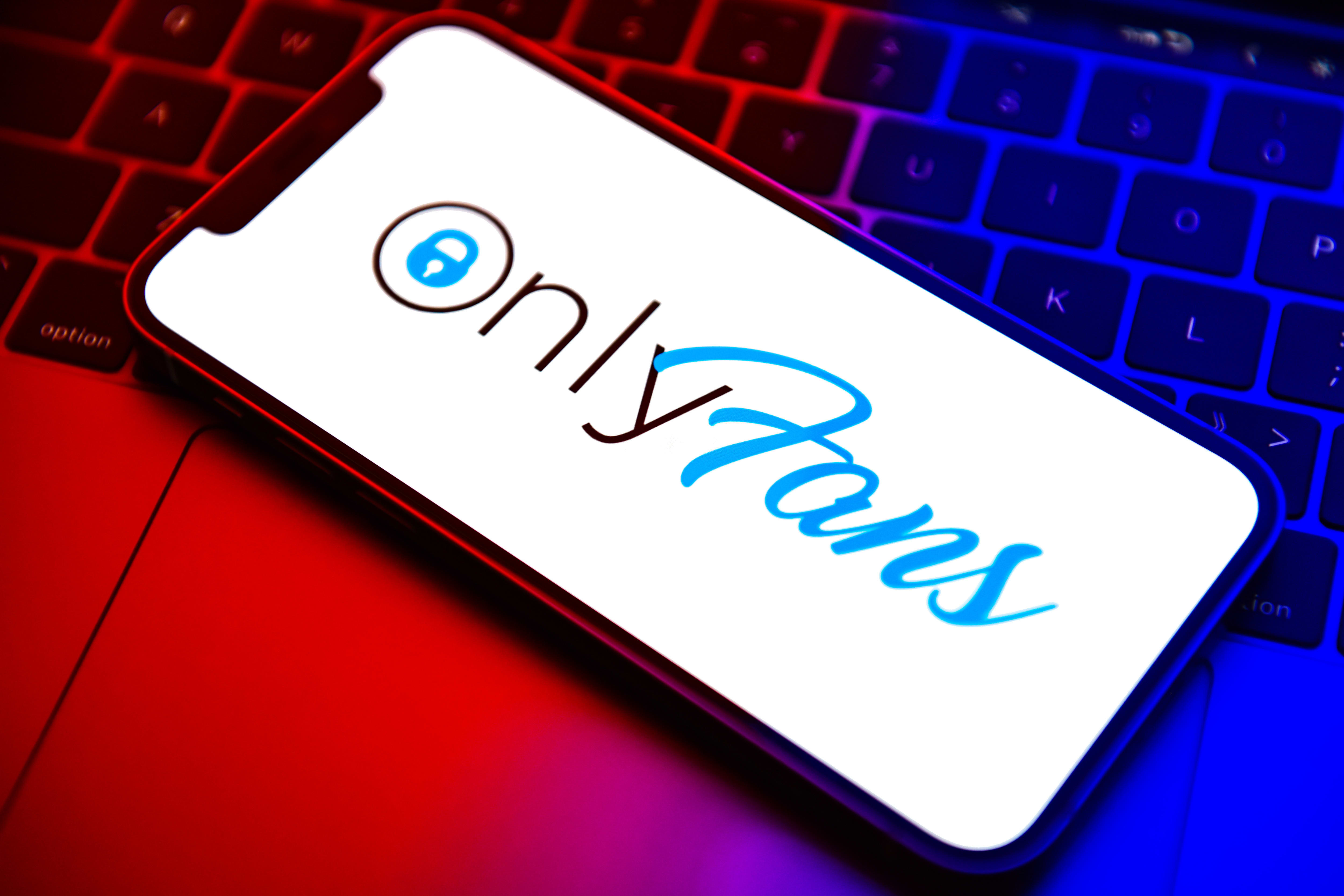 Porn Banned In Us - OnlyFans CEO explains why the site banned porn