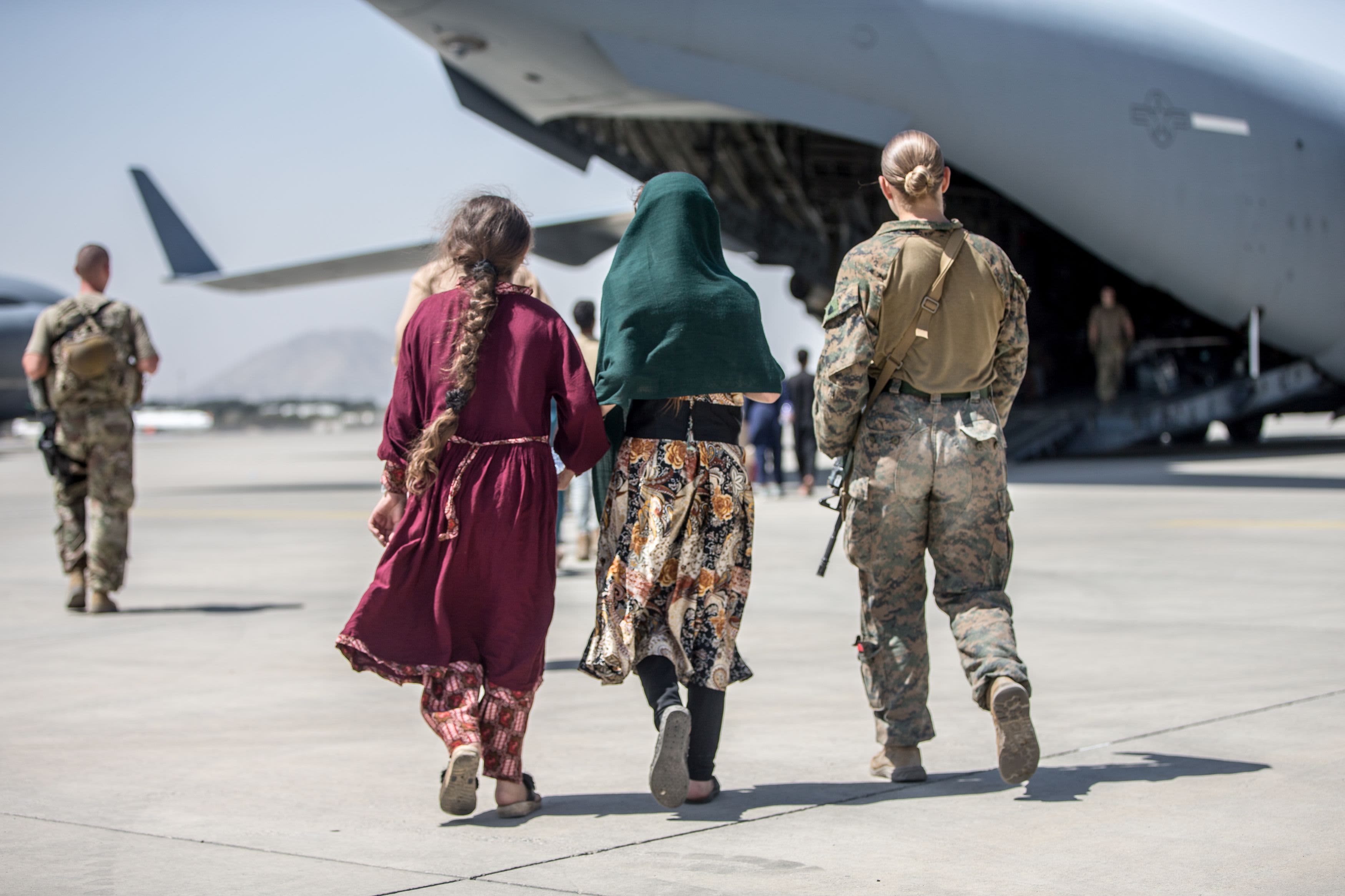 Not 'going to be possible' to get all Americans out of Afghanistan, warns ex-adv..
