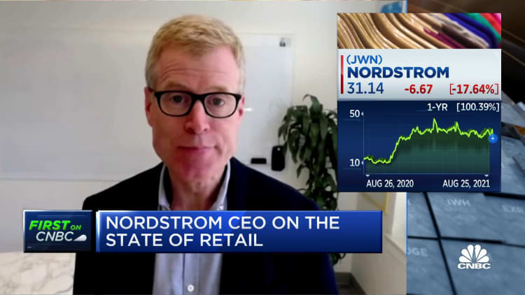 Nordstrom shares fall after earnings report