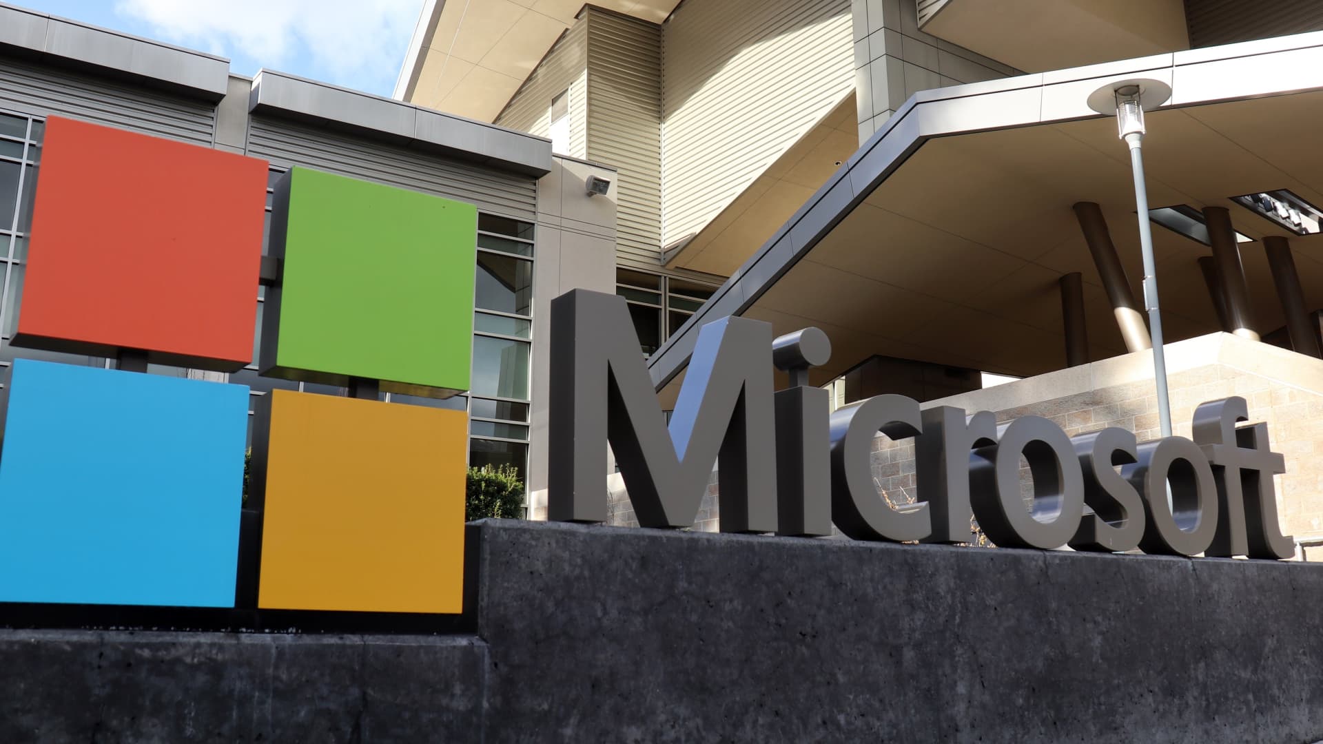 Microsoft buys near 4% stake in London Stock Exchange as part of 10-year cloud deal