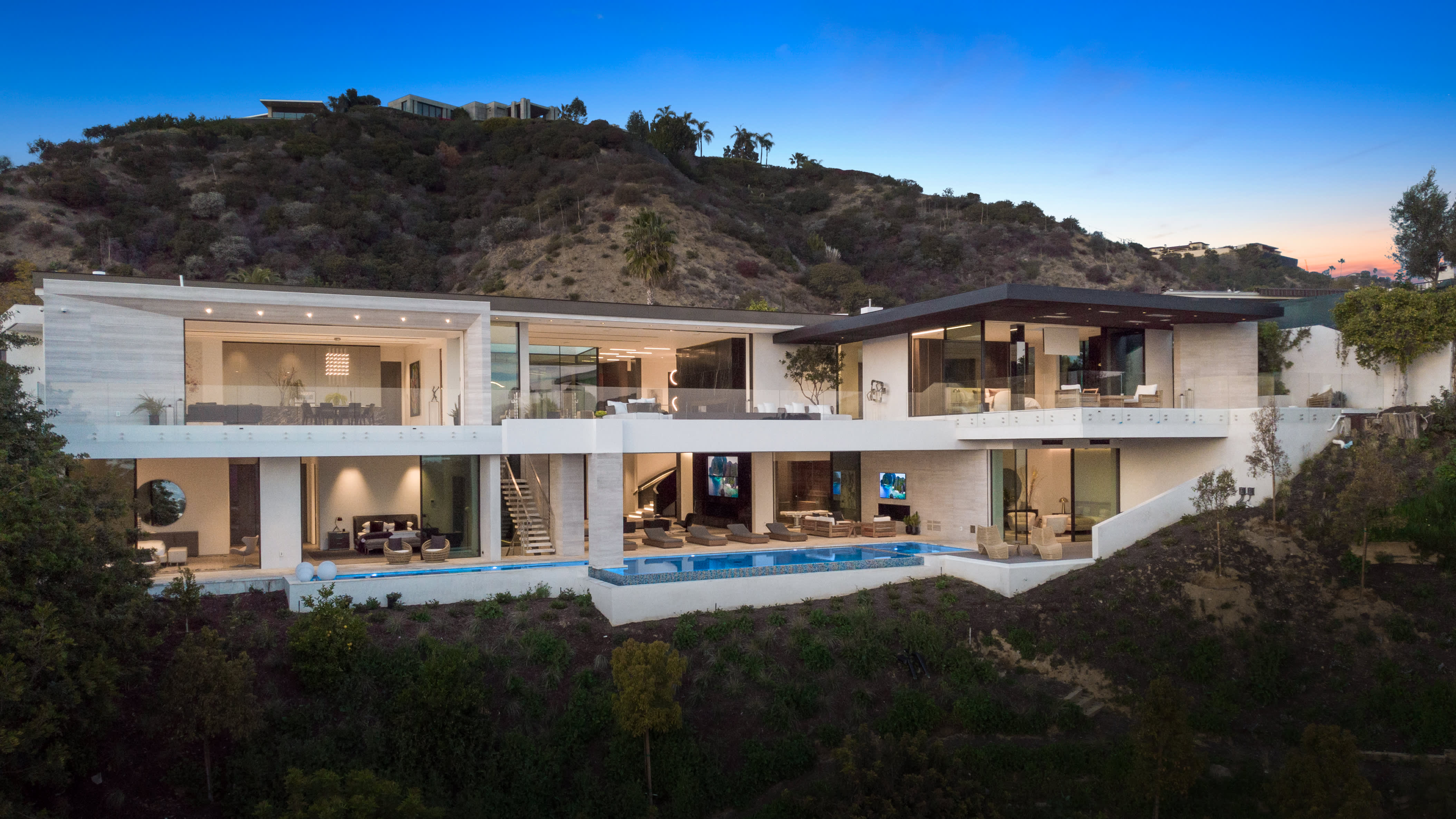 This million Beverly Hills mansion rose from a multimillion-dollar teardown