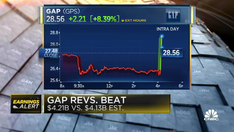 Gap beats on earnings and revenue