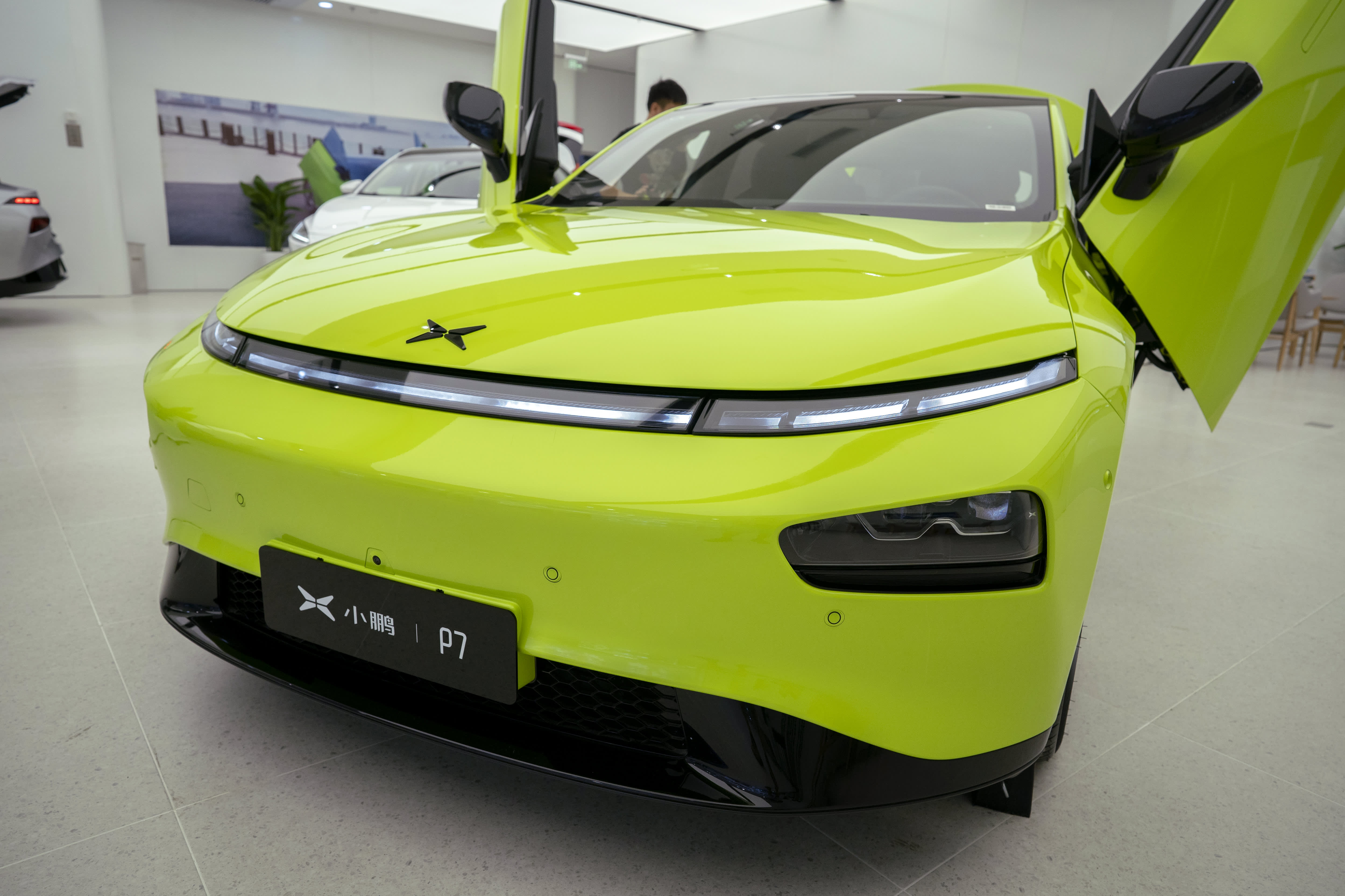 Xpeng launches XPILOT 3.5 semi-autonomous driving features