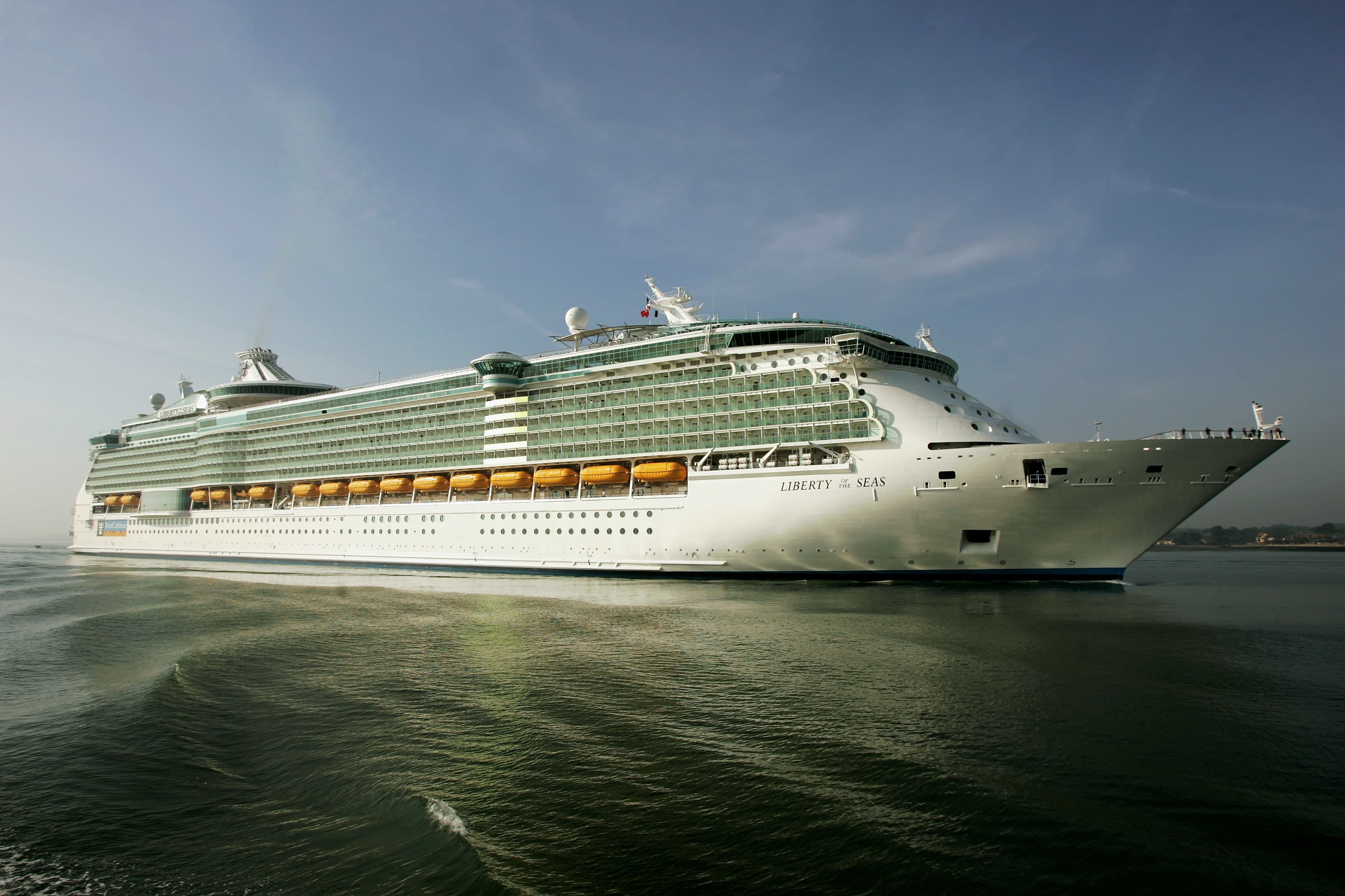 Cruise lines ramp up US sailings, even as delta threatens fall bookings