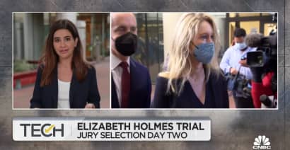 Elizabeth Holmes trial enters second day