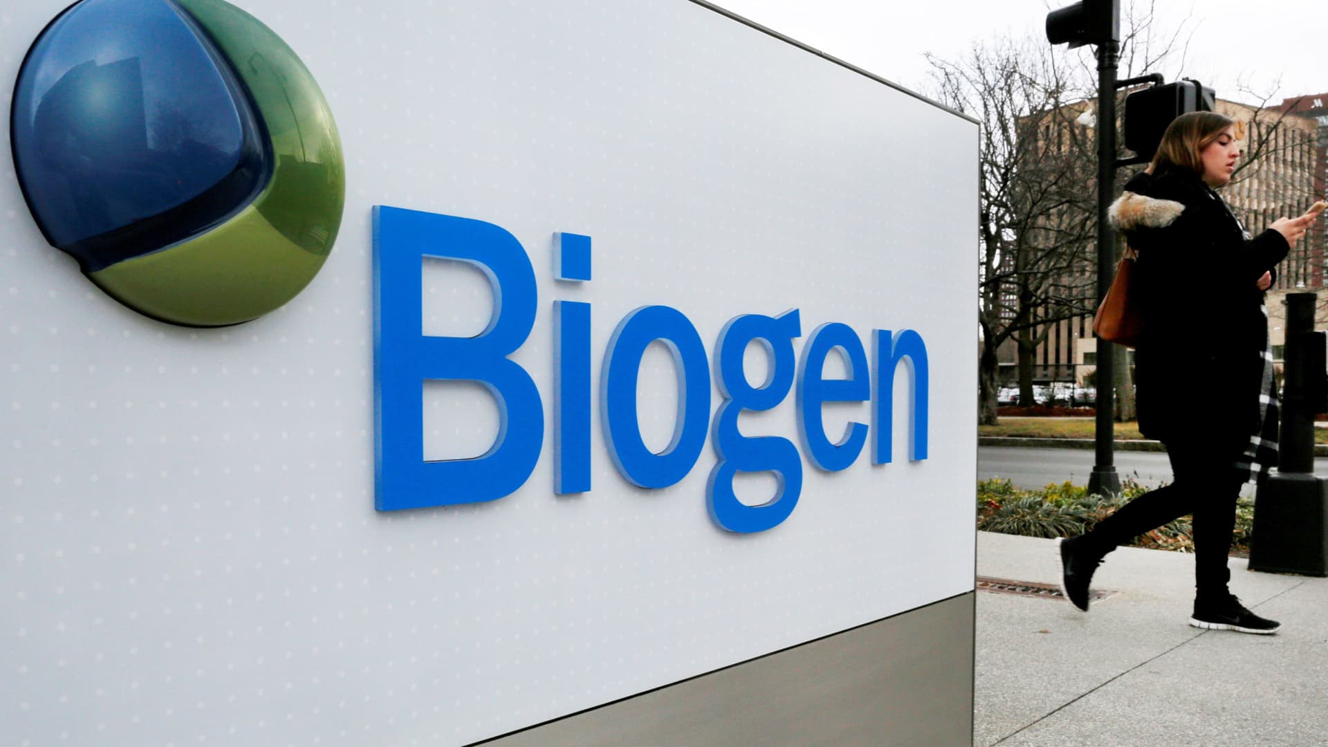 FDA staff says Biogen’s ALS drug may have a ‘clinical benefit’ on a rare form of the disease