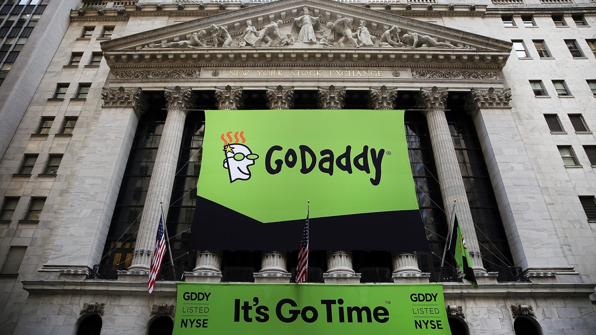 Starboard urges GoDaddy to set 'prudent' guidance and offer specifics on cost savings