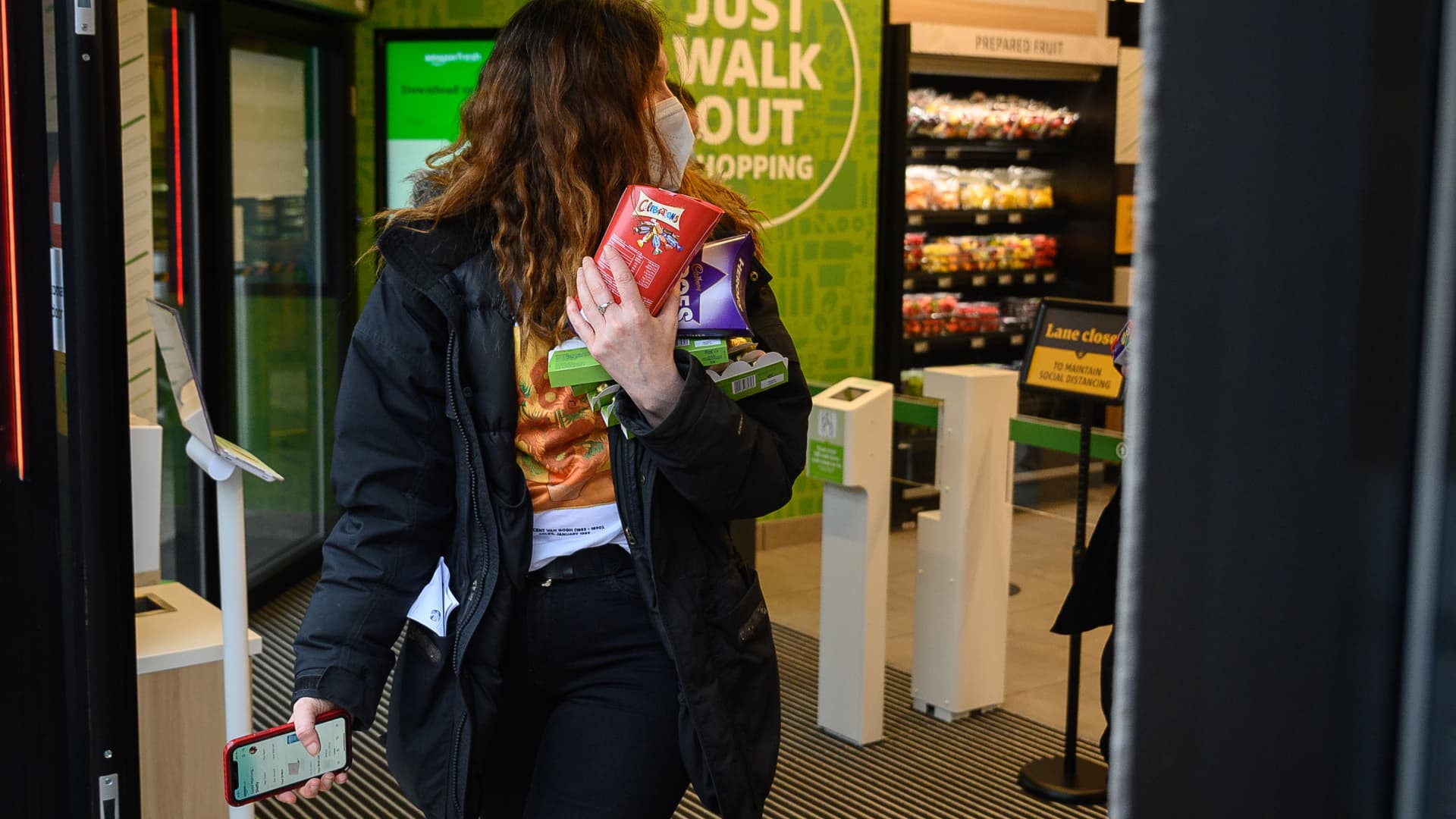 Amazon will now allow cashierless checkout for clothing