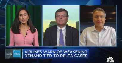 Trading Nation: Airlines issue demand warning — Two traders on how to play the sector