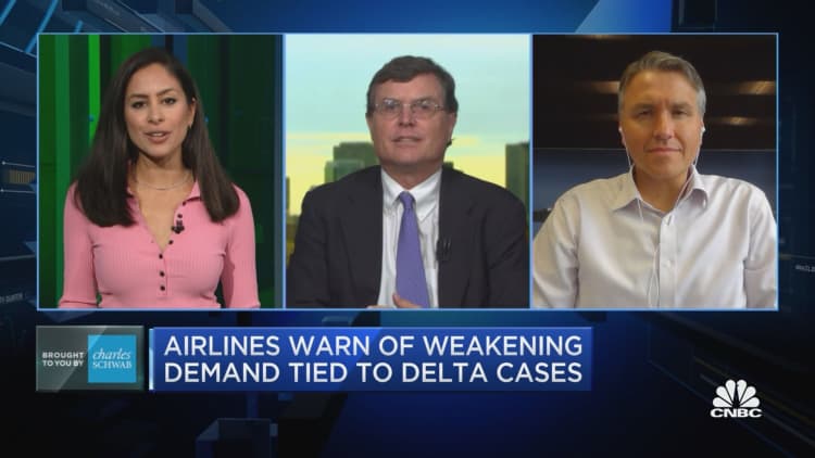 Trading Nation: Airlines issue demand warning — Two traders on how to play the sector