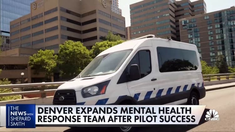 Denver sends mental health pros to some 911 calls, finds success