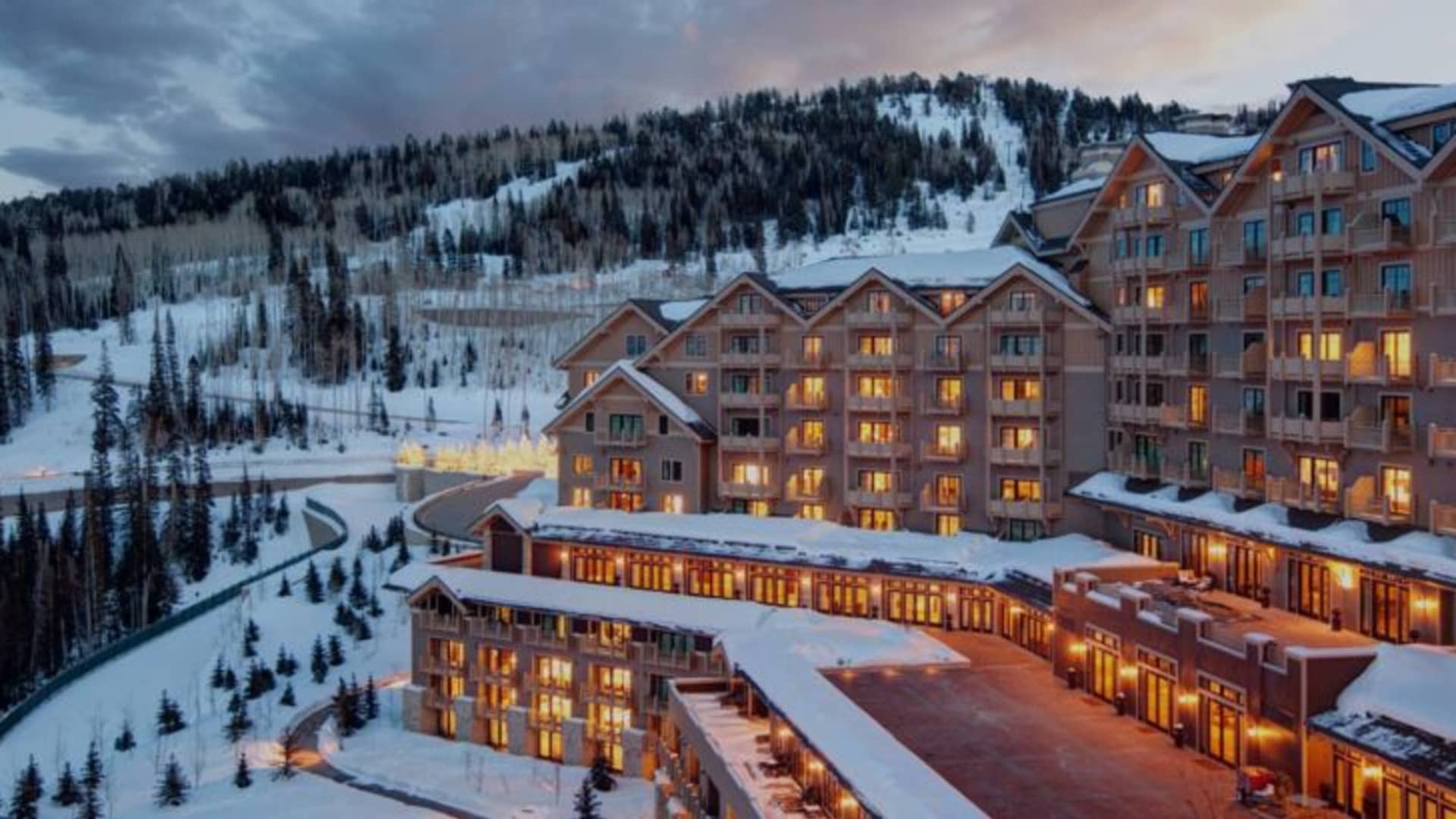 Lake Tahoe Resorts Christmas 2022 People Are Booking Christmas Vacations Earlier Than Ever Before