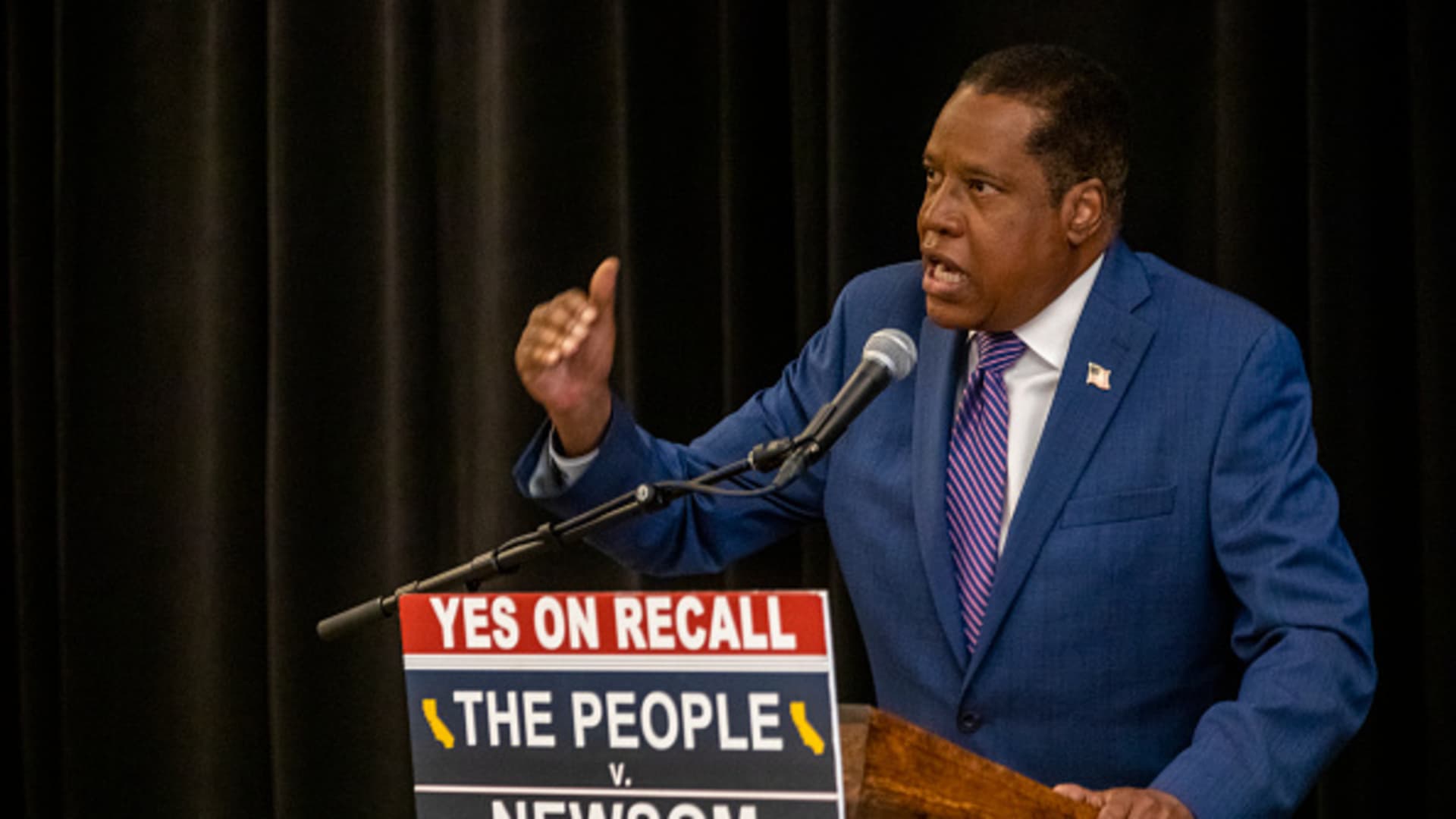 Candidate for governor Larry Elder speaks during a press conference at the Luxe Hotel Sunset Boulevard on Sunday, Sept. 12, 2021 in Los Angeles, CA.