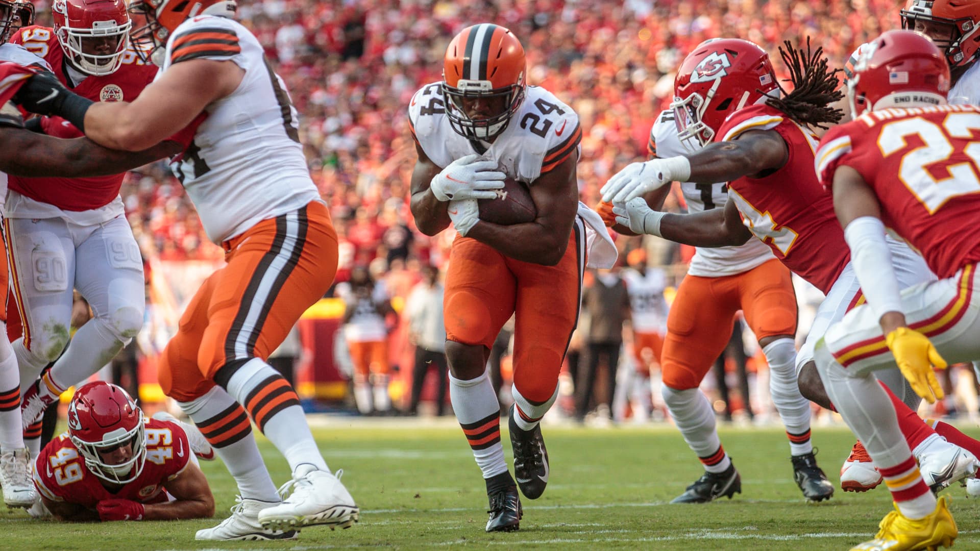 Cleveland Browns running back Nick Chubb (24) finds an opening in the line against the Kansas City Chiefs on September 12th at GEHA field at Arrowhead Stadium in Kansas City, Missouri.