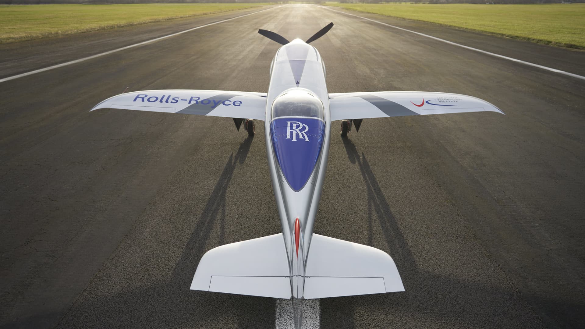 Rolls-Royce's all-electric Spirit of Innovation takes to the skies for the first time.