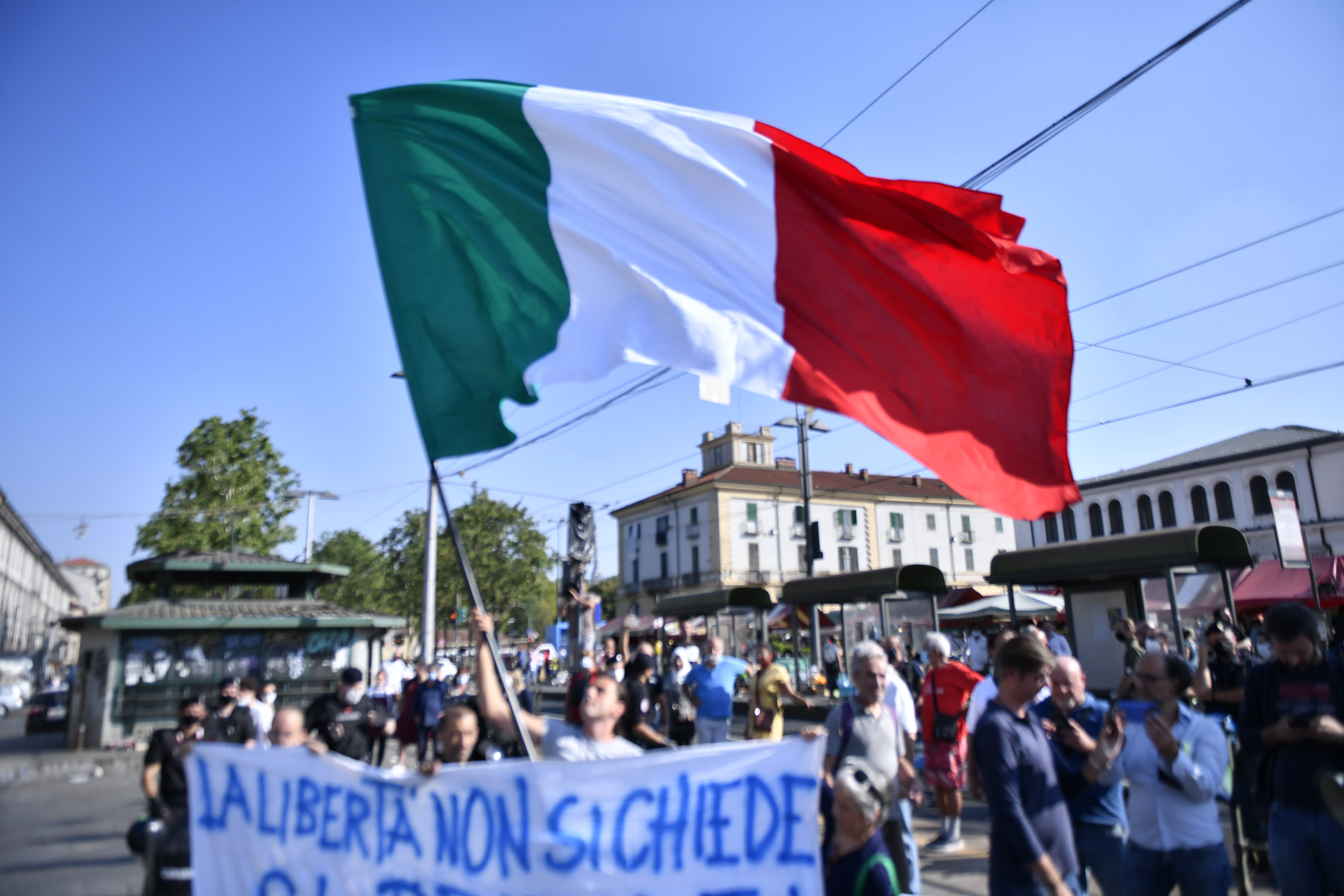 Photo of L’Italie impose la circulation verte, la France suspend les travailleurs