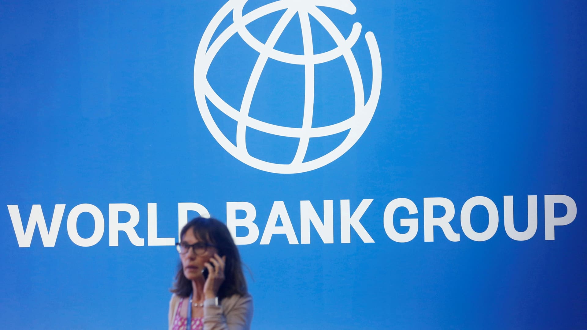 World Bank slashes global growth forecast to 3.2% from 4.1%, citing Ukraine war