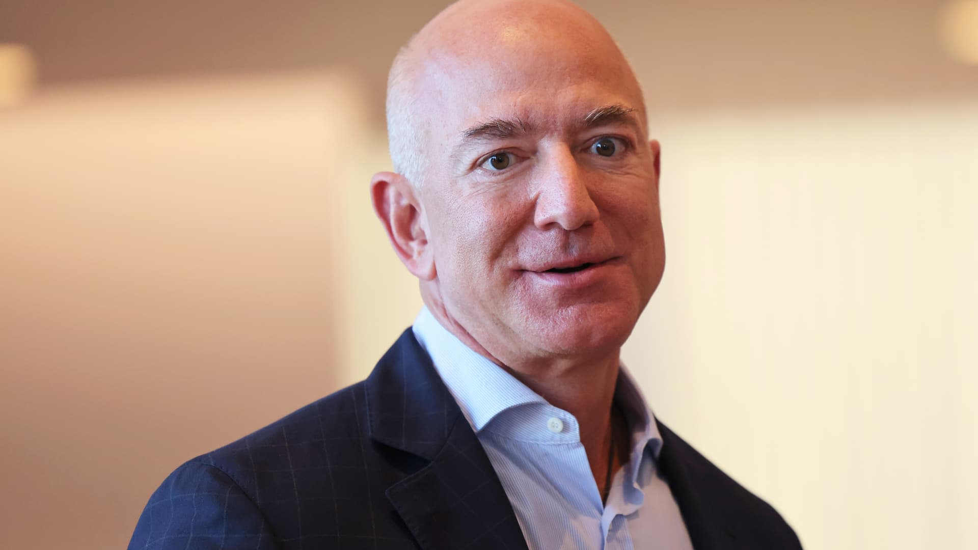 Bezos slams Biden’s call for gasoline stations to cut prices