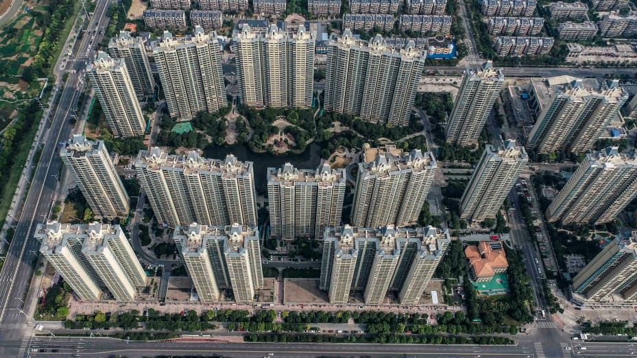 Foto aérea tomada el 17 de septiembre de 2021 muestra un complejo de viviendas del promotor inmobiliario chino Evergrande en Huaian, provincia de Jiangsu, en el este de China.