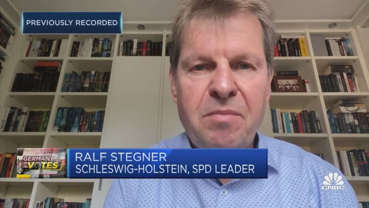 Scholz's advantage is international experience, former SPD deputy says