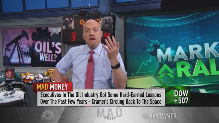 Jim Cramer gives a list of his four favorite oil stocks to buy