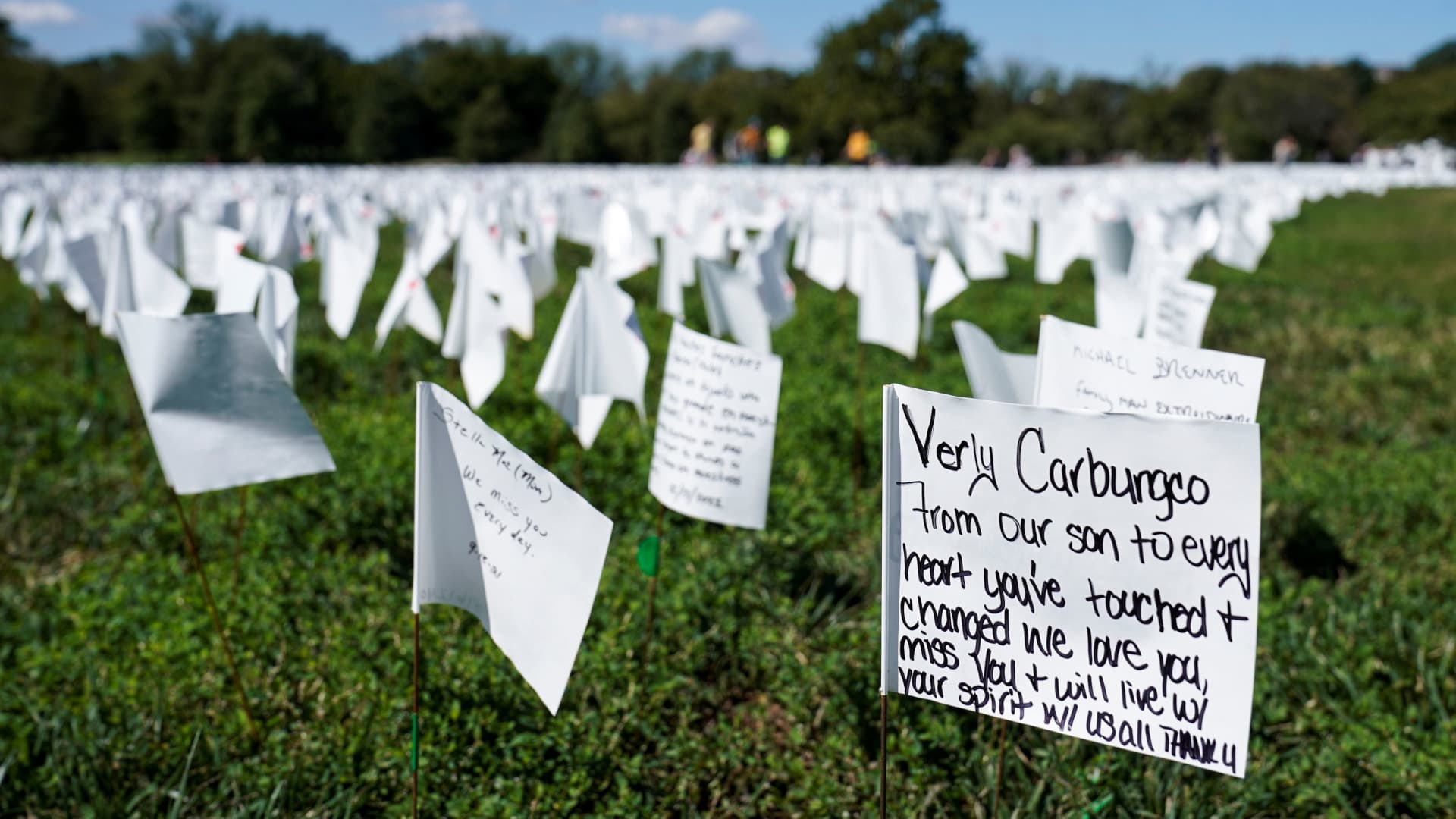 Korban tewas akibat Covid di Amerika Serikat telah mencapai angka yang dulunya tak terduga: 1 juta kematian