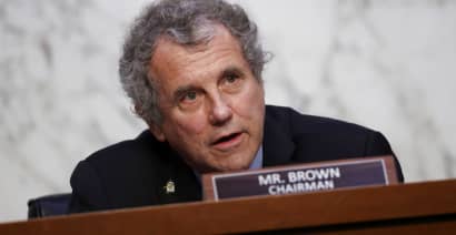 Sen Brown introduces bill to close 'shadow' banking loophole after Musk says Twitter will take payments