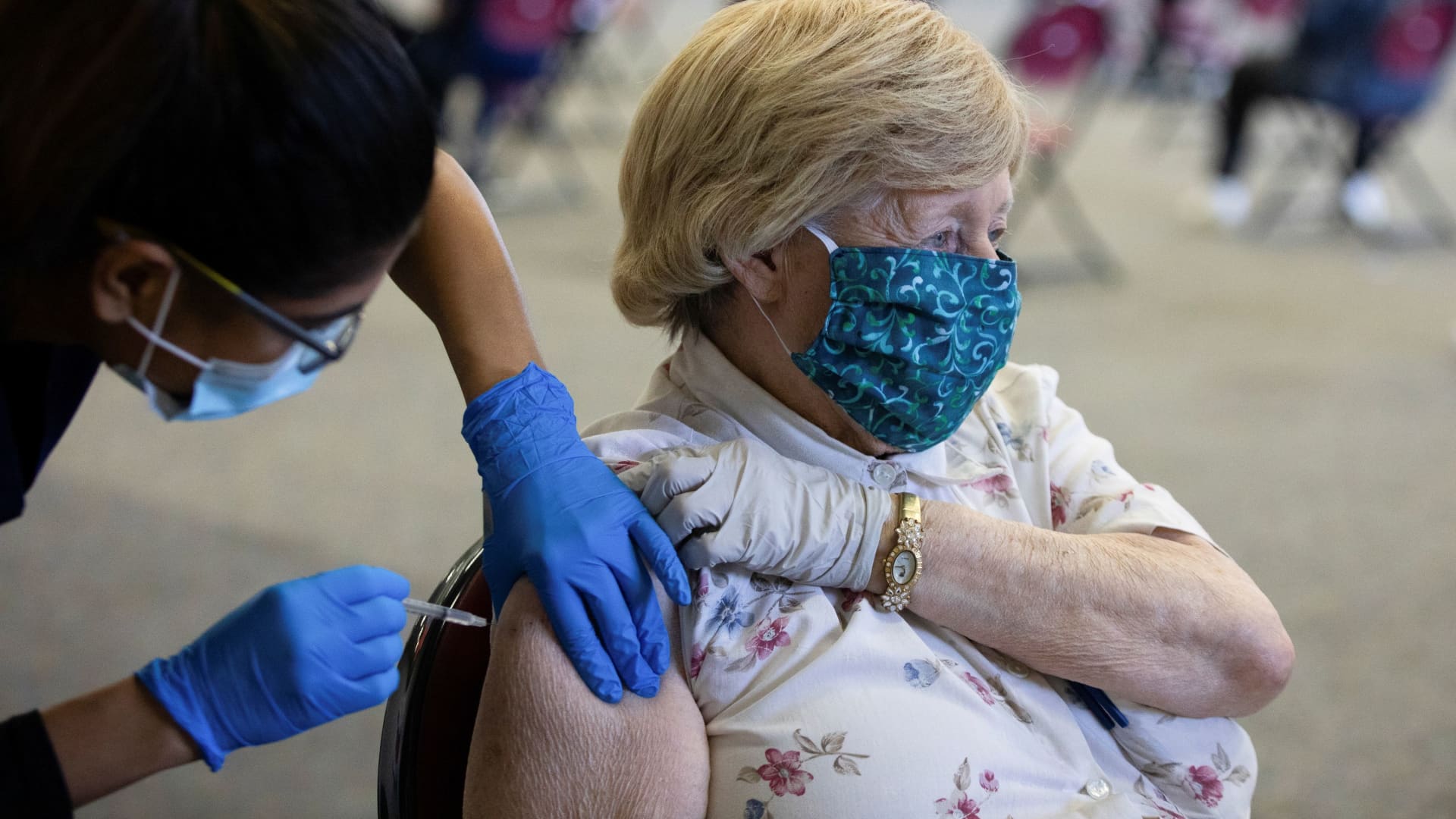 Covid vaccines prevented at least 330,000 deaths among U.S. seniors in 2021