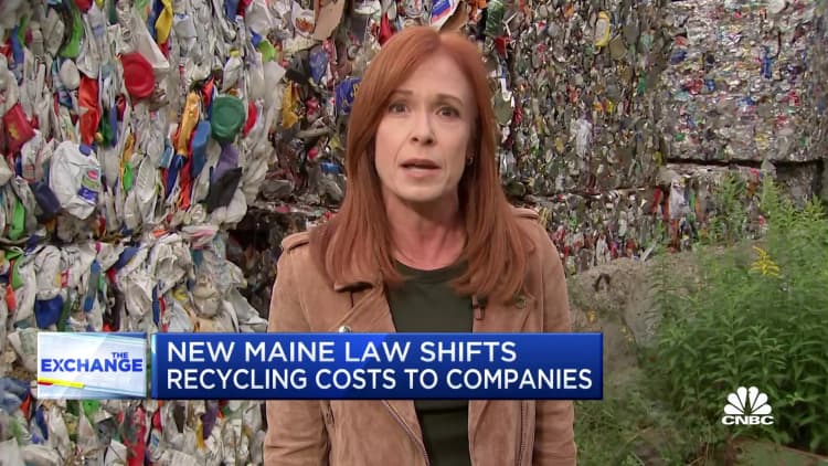 Maine passes a law requiring companies to pay for their own recycling