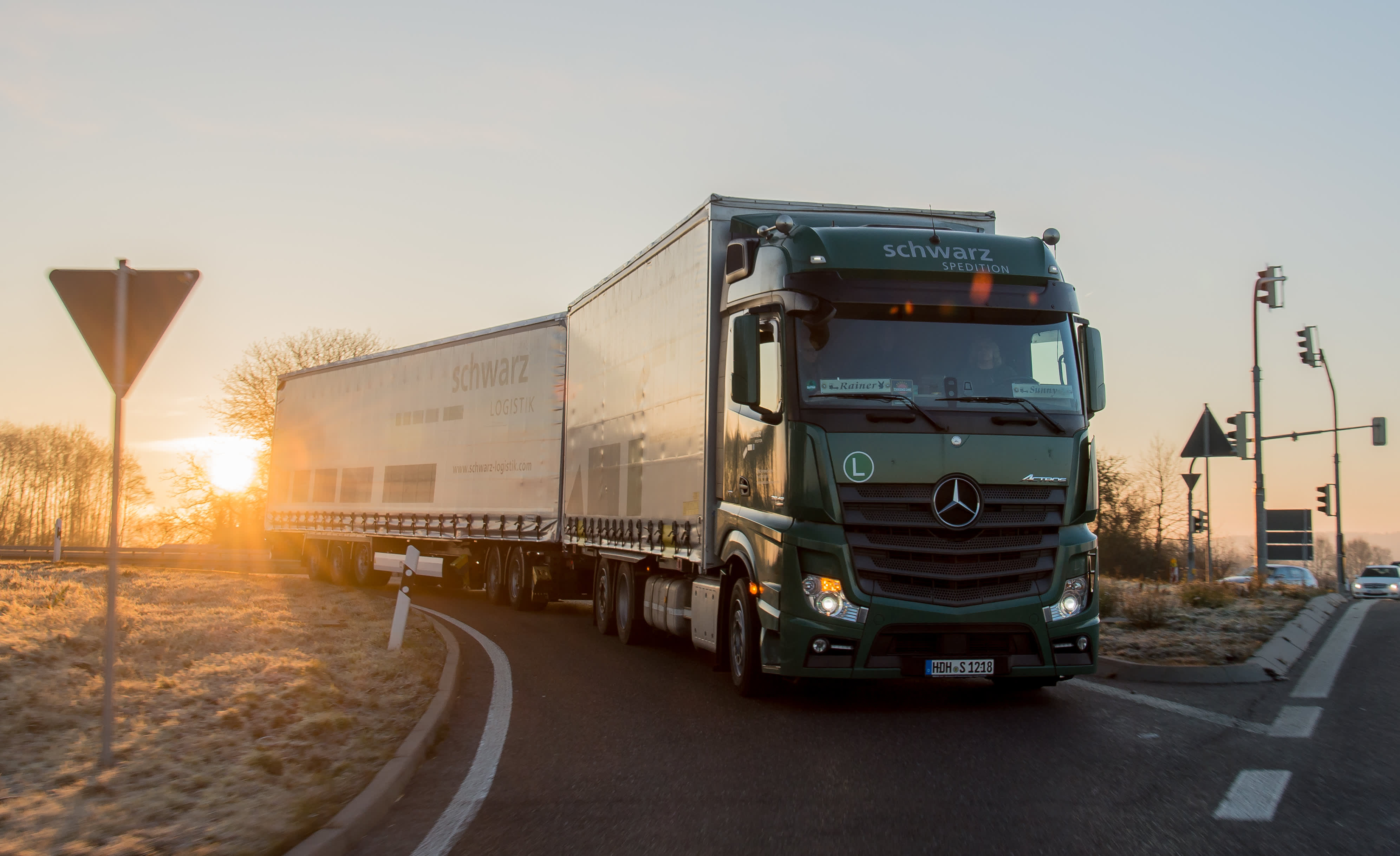 Daimler Truck CEO says he’s more concerned about chips than Covid