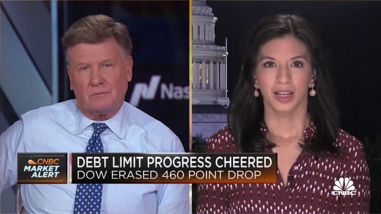 Democrats mull GOP leader McConnell's short-term debt ceiling fix