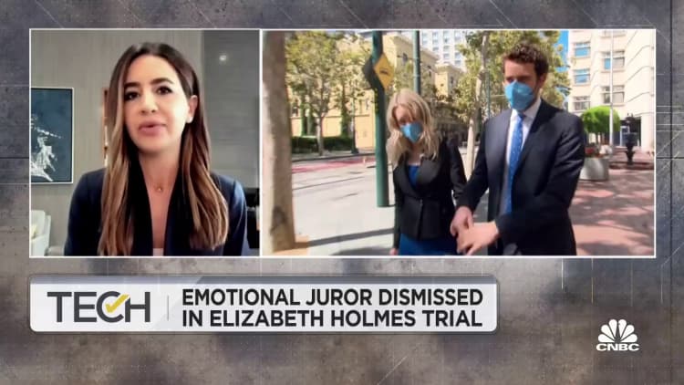 Emotional juror excused from Elizabeth Holmes trial