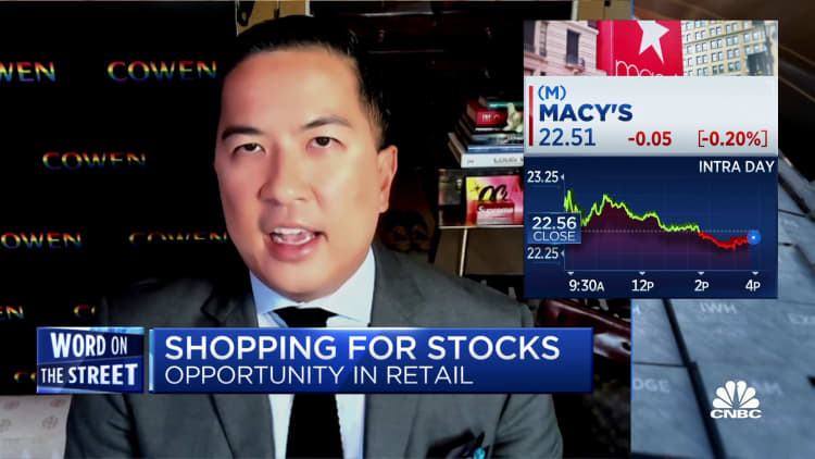 Cowen analyst 'shops' for retail stocks