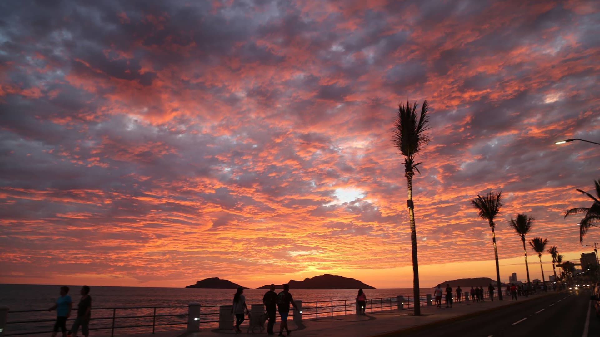 Mexico is a land full of natural beauty and amazing colors! Sunsets like these are the norm in Mazatlán.