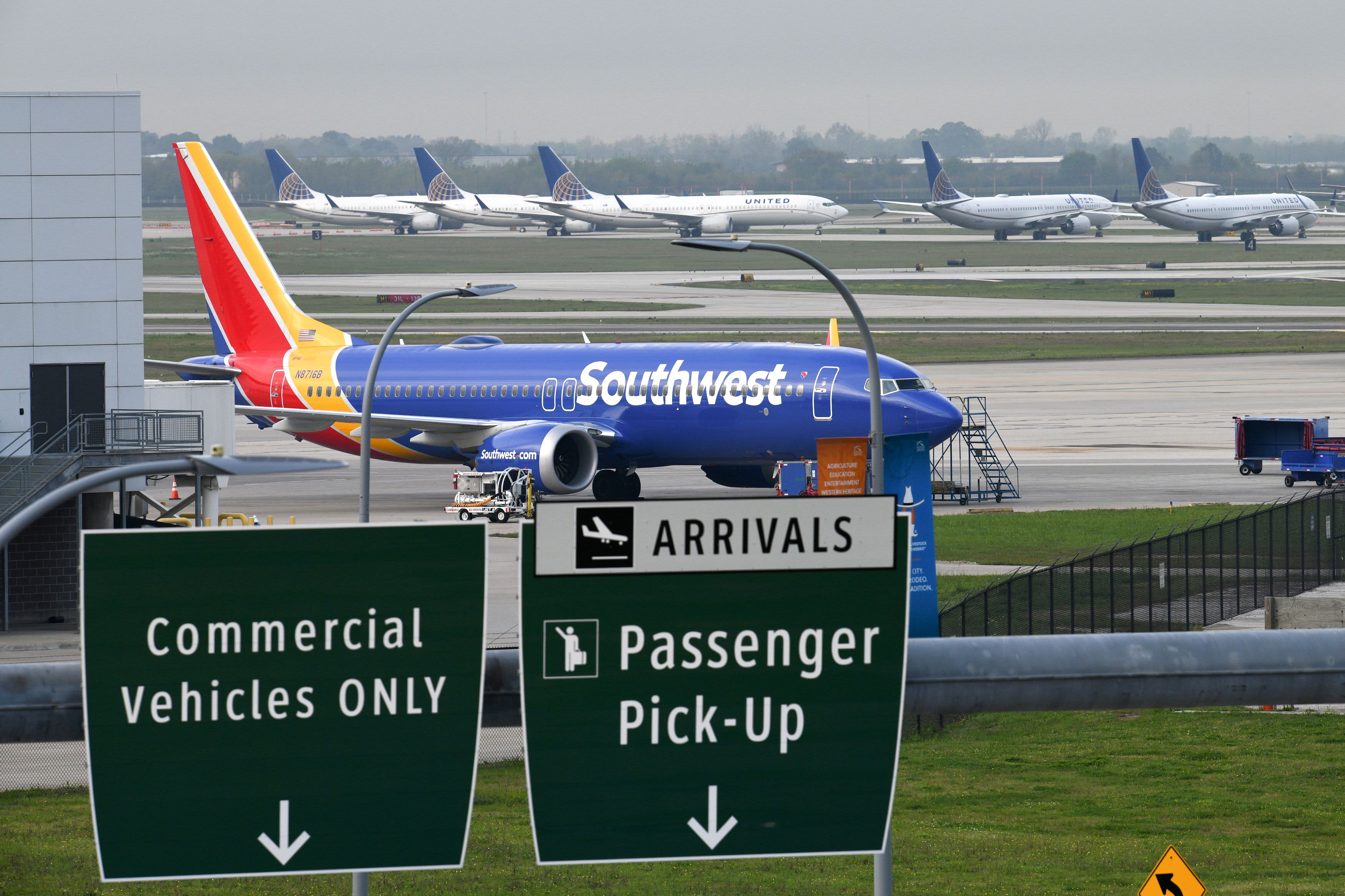 Southwest Airlines cancels 1,000 more flights as disruptions mount