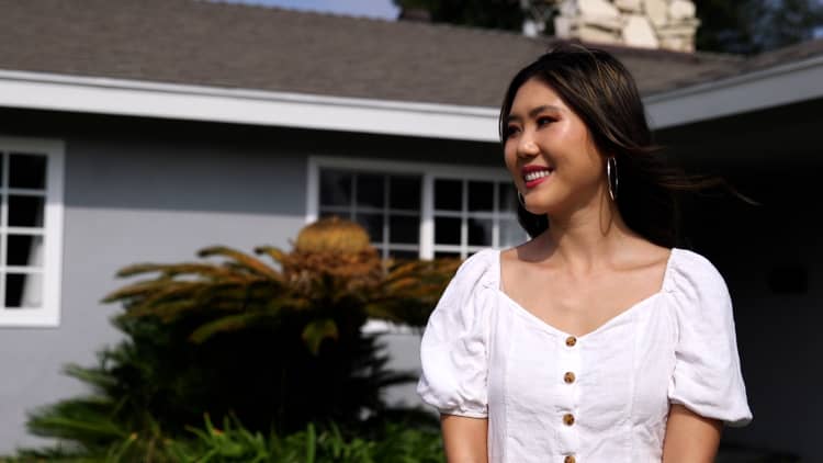 How this 27-year-old lives on $100K a year in Orange County, California