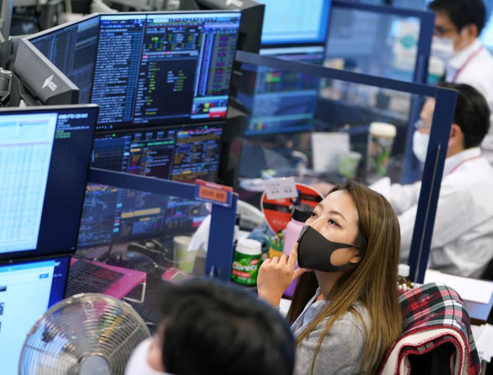 Hong Kong, Japan stocks down as Asia-Pacific markets tumble following volatility on Wall Street