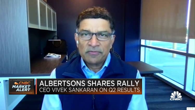 Albertsons CEO on food prices, supply chain issues and company guidance