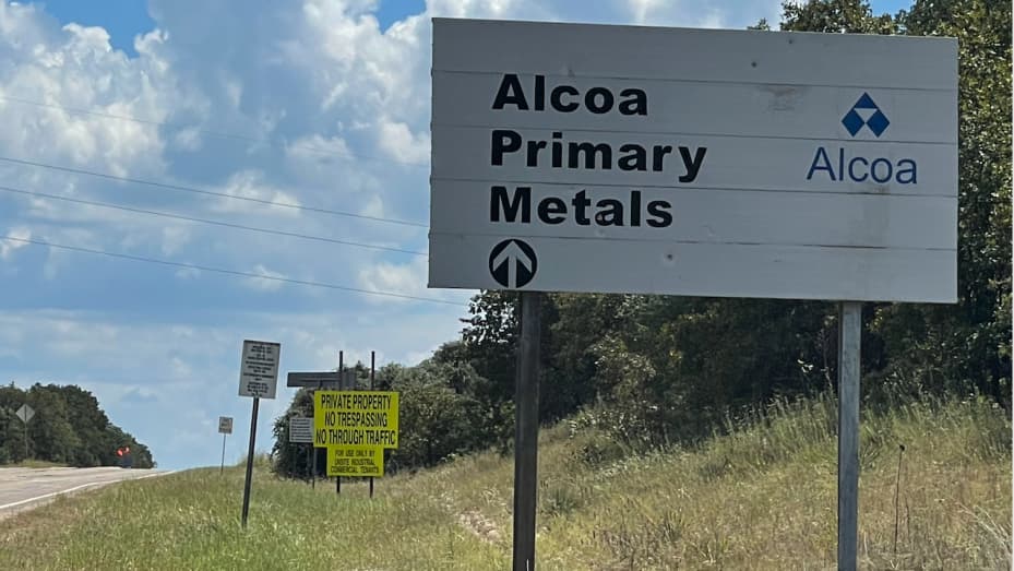 Alcoa leases space to Bitdeer and Riot Blockchain, two of the biggest bitcoin mining companies in the country.