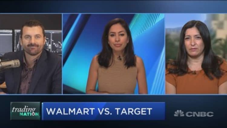 In the big-box battle between Walmart and Target, traders choose their best bet