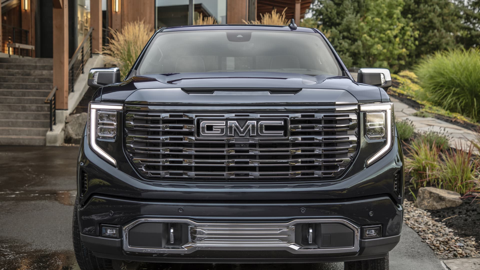 GM reclaims title as America’s top automaker after a 2.5% jump in sales last year