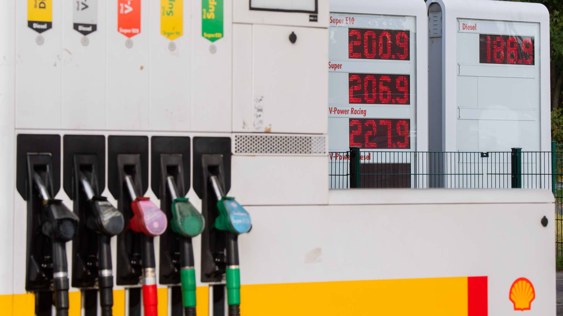 The trip to the gas station is becoming more and more painful for millions of motorists every week. Diesel is now more expensive in Germany than ever before.