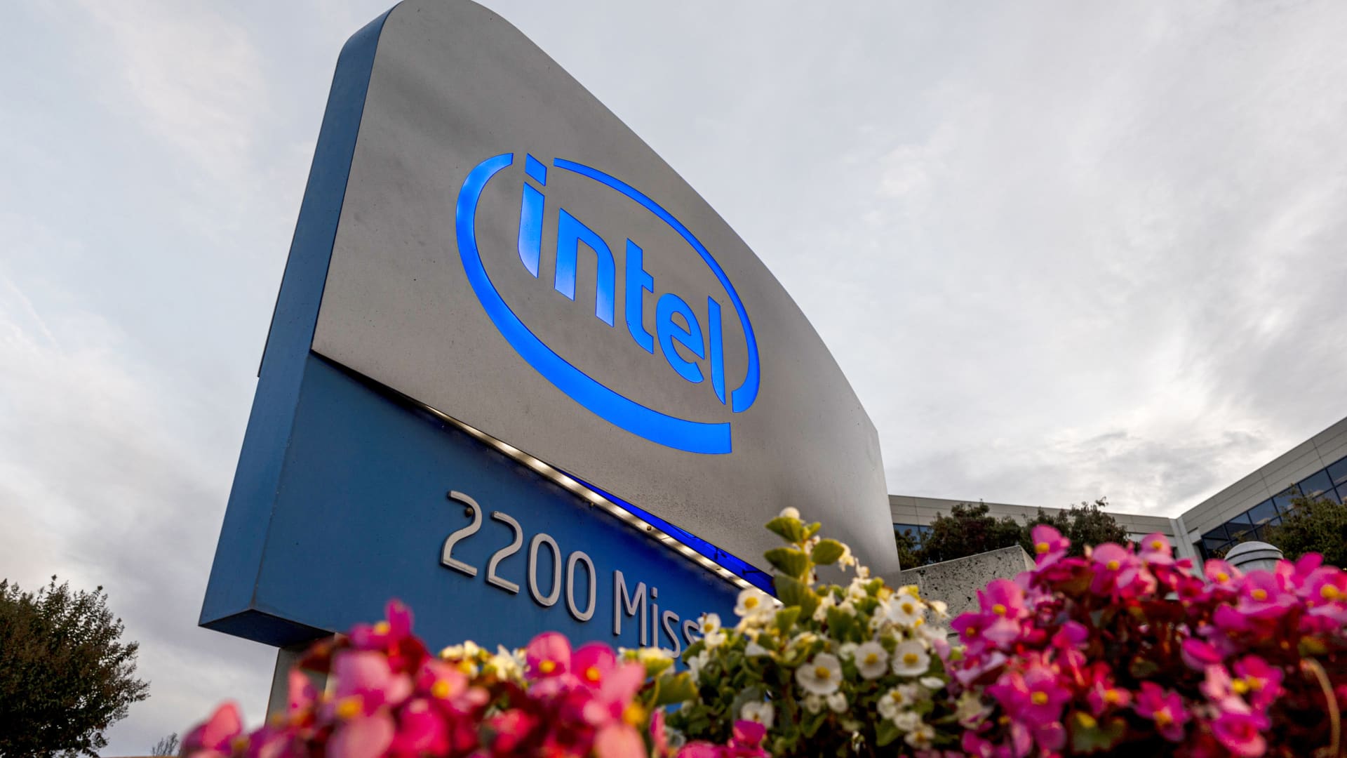 Signage at the entrance to the Intel headquarters in Santa Clara, California, U.S., on Tuesday, Oct. 19, 2021.