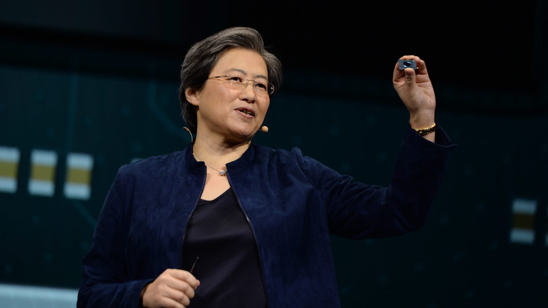Lisa Su, president and chief executive officer of Advanced Micro Devices Inc. (AMD), presents the AMD Ryzen 4000 series chip during an AMD press event at CES 2020 in Las Vegas, Nevada, U.S., on Monday, Jan. 6, 2020.