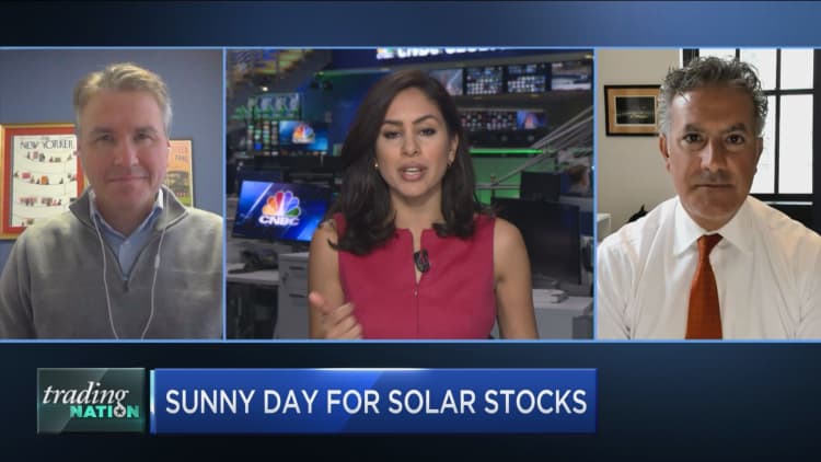 Solar vs. broad energy stocks: Two traders choose sides