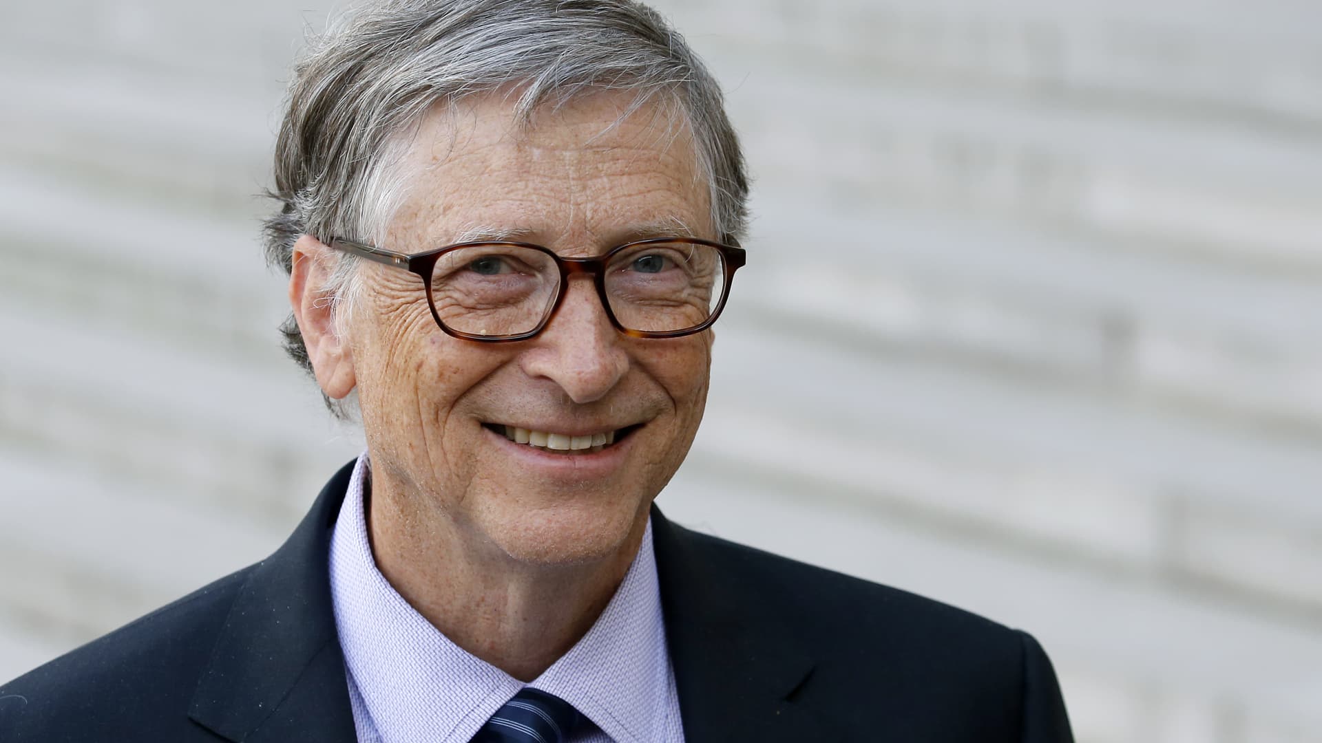 5 must-read books from Bill Gates that are now free on Spotify
