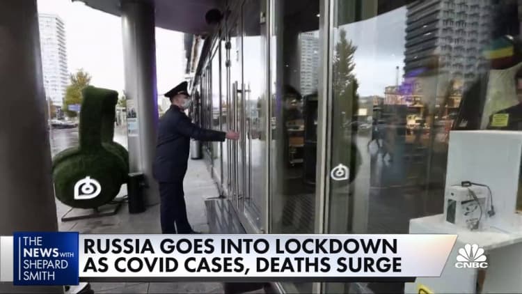 Covid deaths hit record highs in Russia, country goes back into lockdown