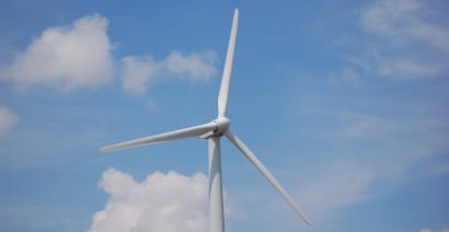 Amazon-backed wind farm in Scotland begins operations