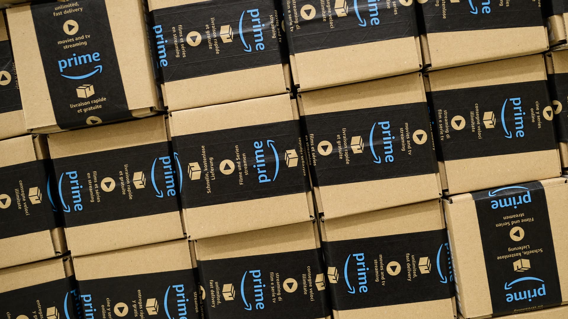 Amazon opens up Prime delivery service to other retailers in its latest move to compete with FedEx and UPS - CNBC